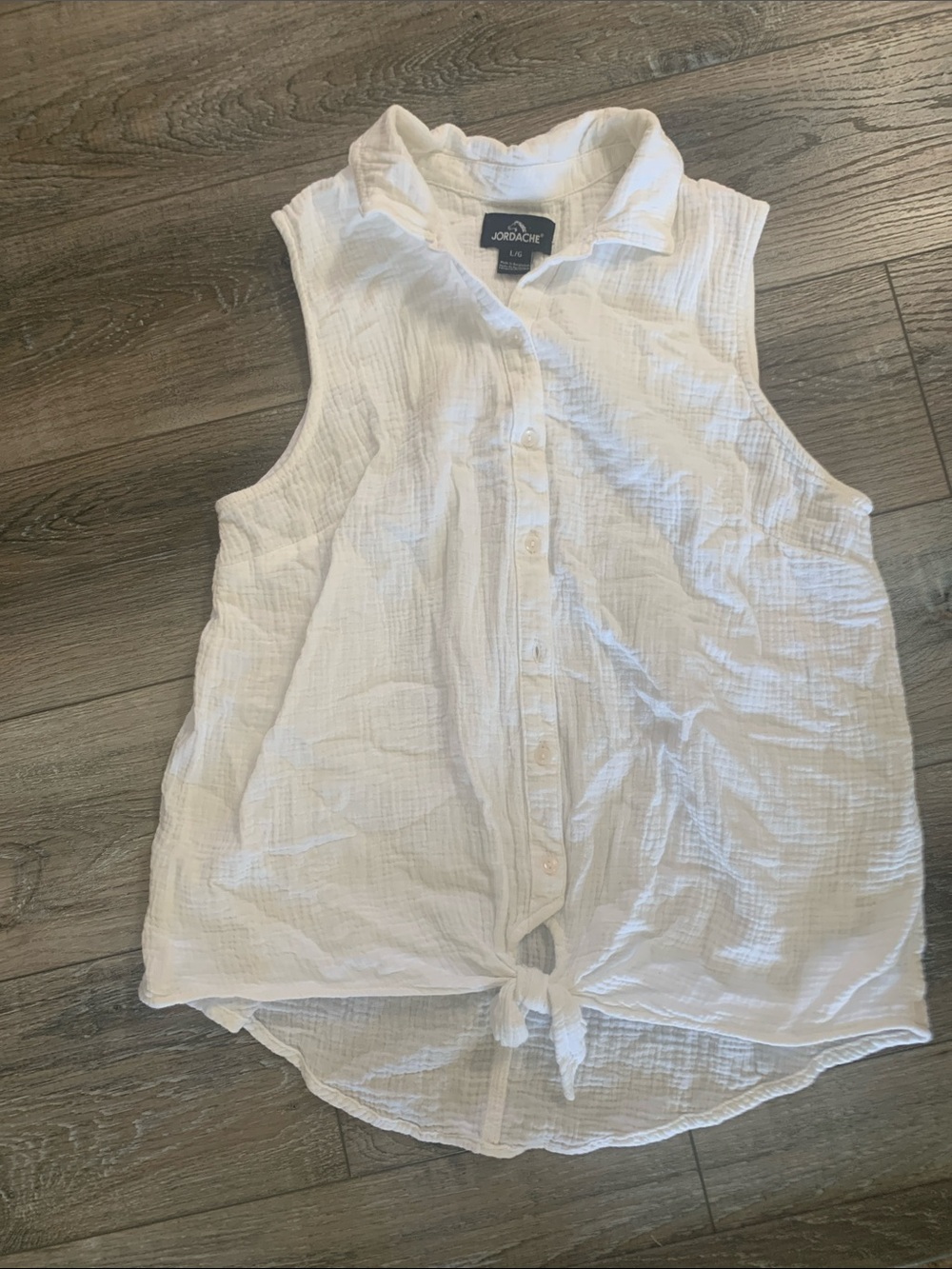 Jordache White Sleeveless Button-Down Tie-Hem Top